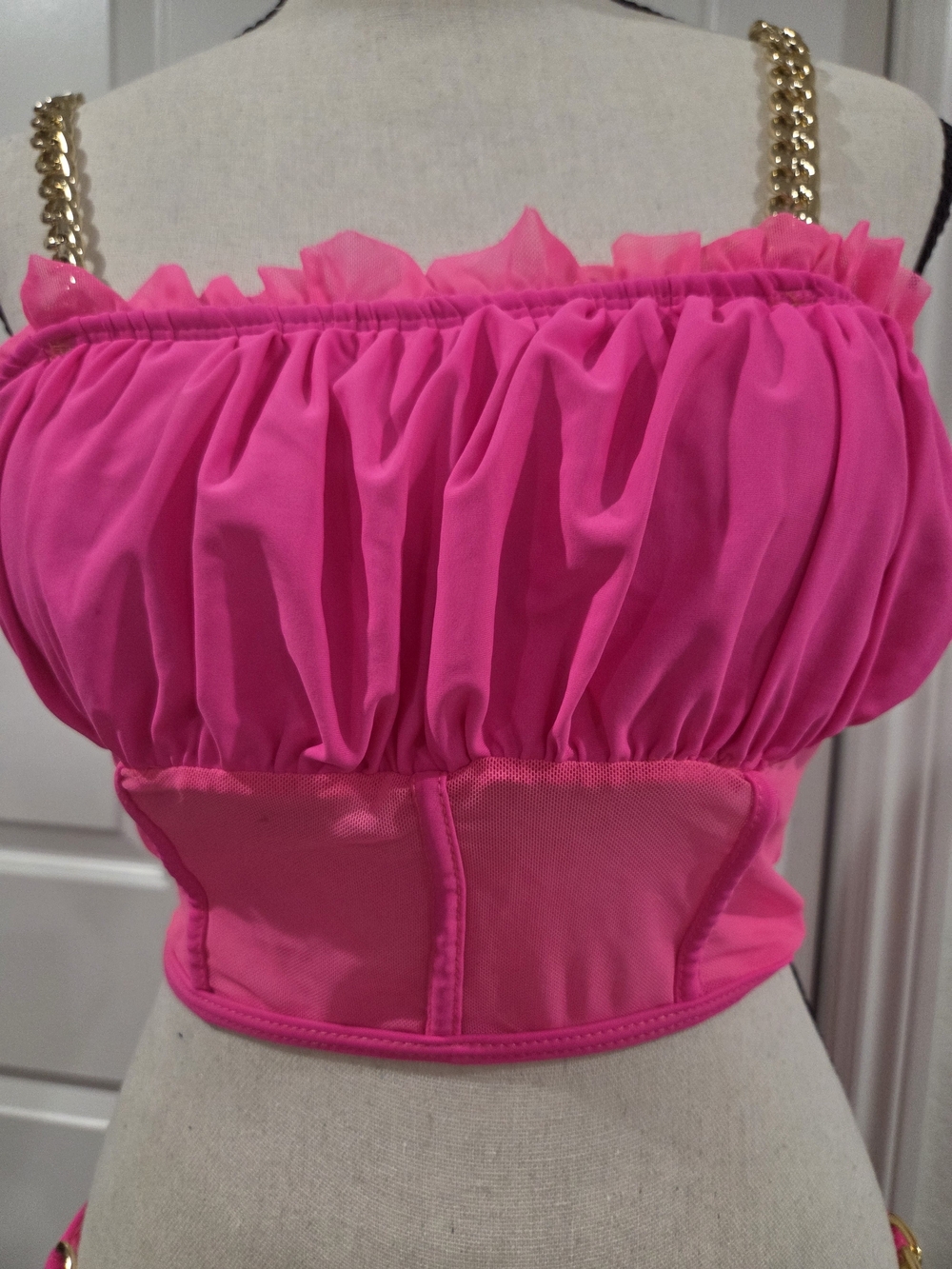SHEIN Hot Pink Ruffle Crop Bikini with Gold Chain Straps - Picture 2 of 3